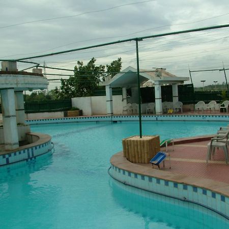 Hotel Vip'S Club Rāipur Esterno foto