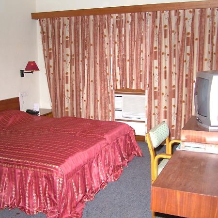 Hotel Vip'S Club Rāipur Esterno foto