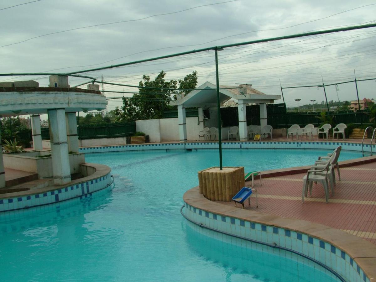 Hotel Vip'S Club Rāipur Esterno foto