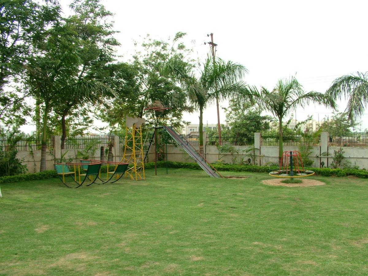 Hotel Vip'S Club Rāipur Esterno foto